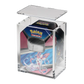 The Acrylic Box Pokemon Tin Case Regular mit Pokemon Tin und geöffnetem Magnetdeckel